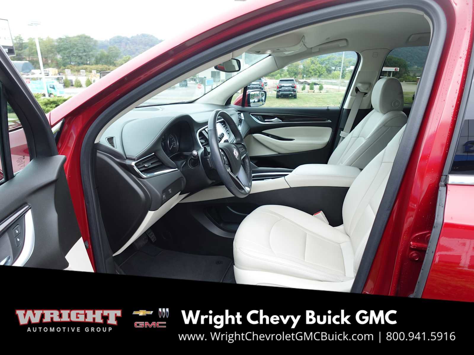 Used 2023 Buick Enclave Essence image 12