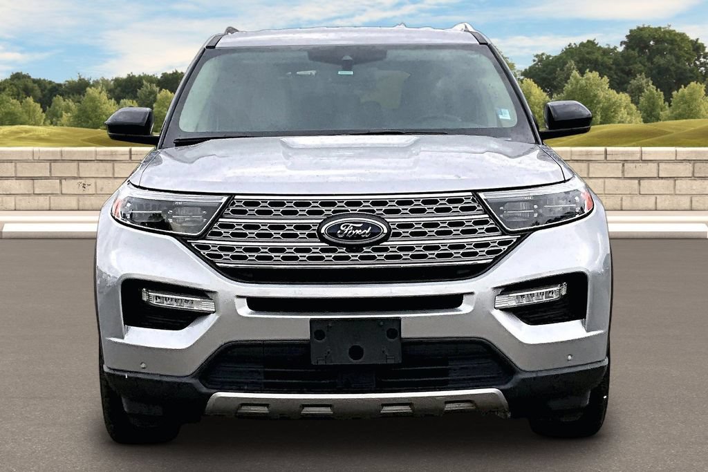 Used 2022 Ford Explorer Limited AWD/4WD image 3
