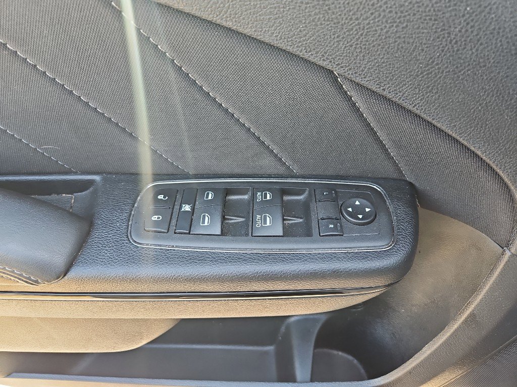 Used 2023 Dodge Charger R/T w/ Blacktop Package image 11