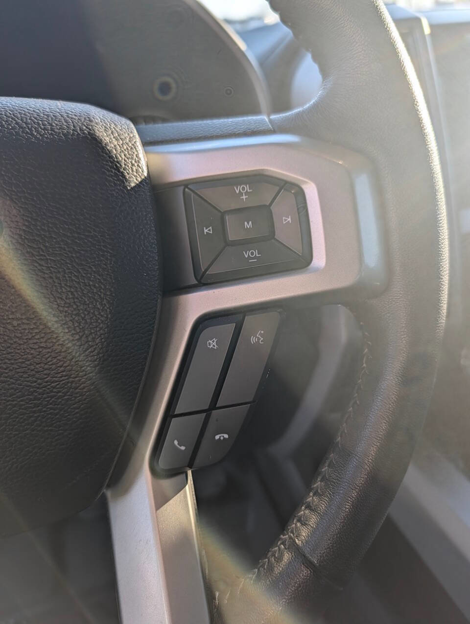 Used 2018 Ford F150 Lariat w/ Equipment Group 502A Luxury image 25