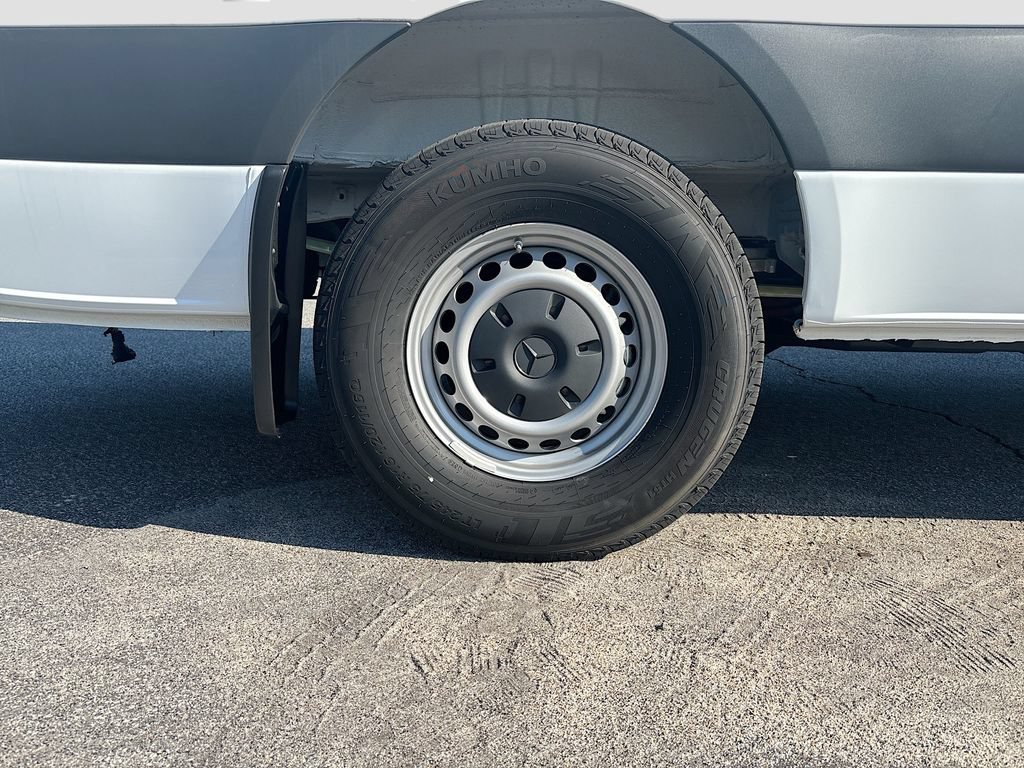 New 2025 Mercedes-Benz eSprinter 170 Cargo image 13