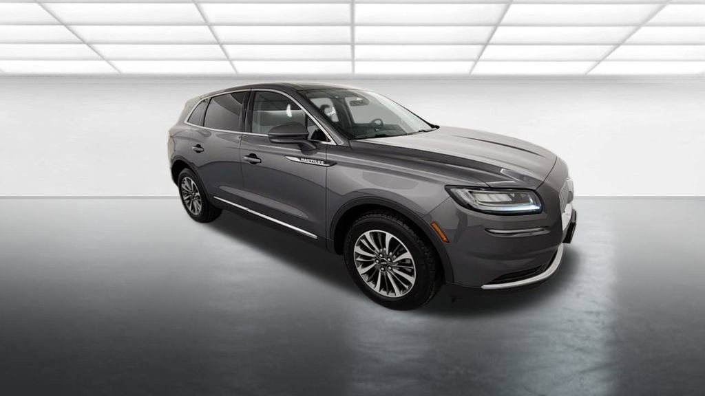 Used 2022 Lincoln Nautilus Reserve image 9