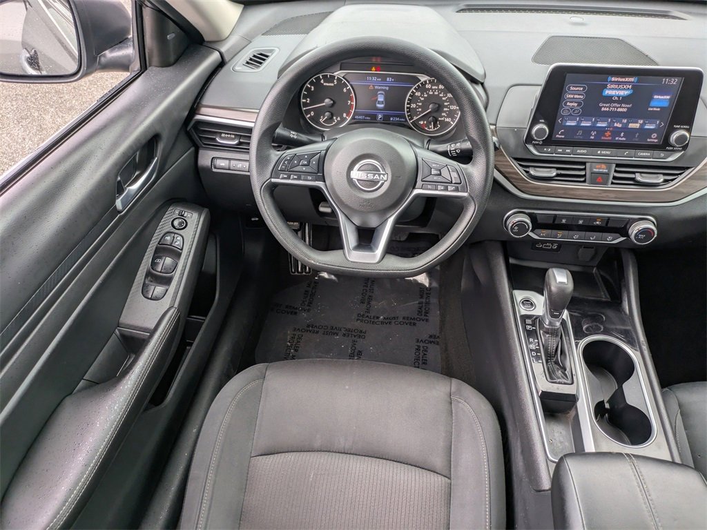 Used 2024 Nissan Altima 2.5 SV image 14