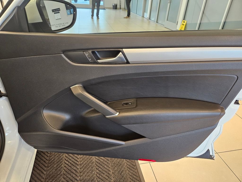 Used 2020 Volkswagen Passat 2.0T SE image 23