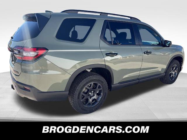 New 2026 Honda Pilot TrailSport image 3