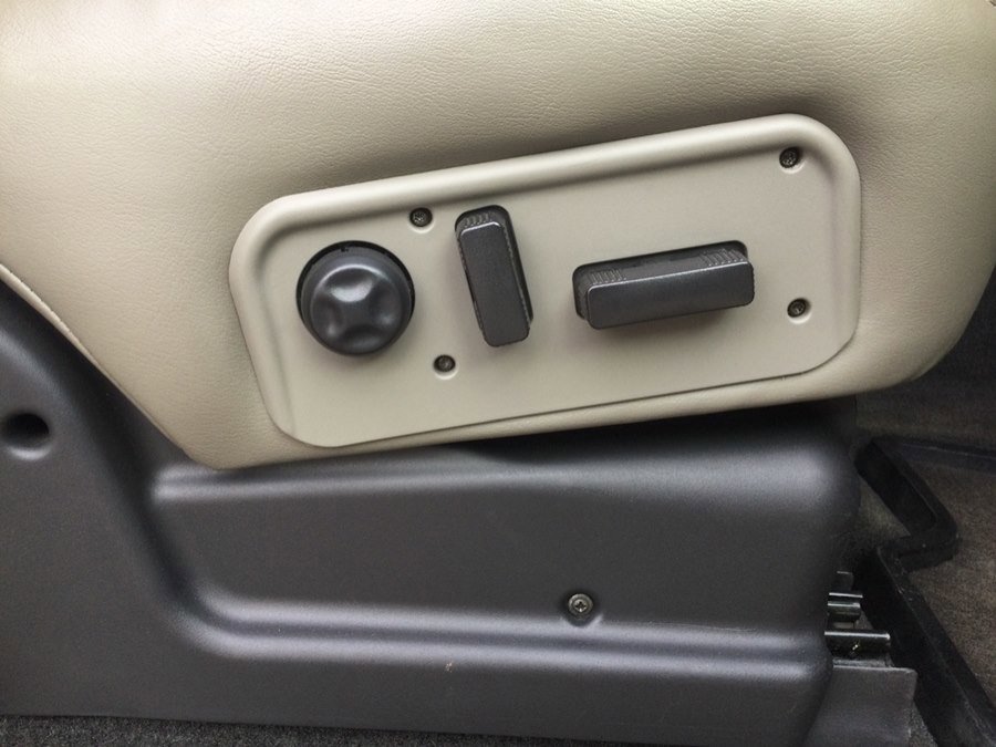 Used 2003 HUMMER H2 w/ Preferred Equipment Group image 22