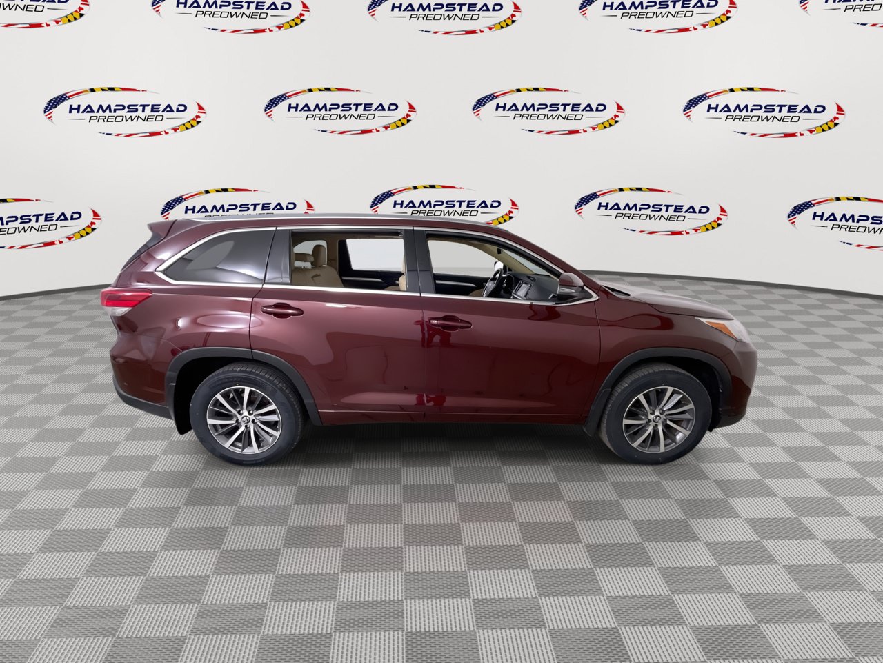 Used 2017 Toyota Highlander XLE AWD/4WD image 9