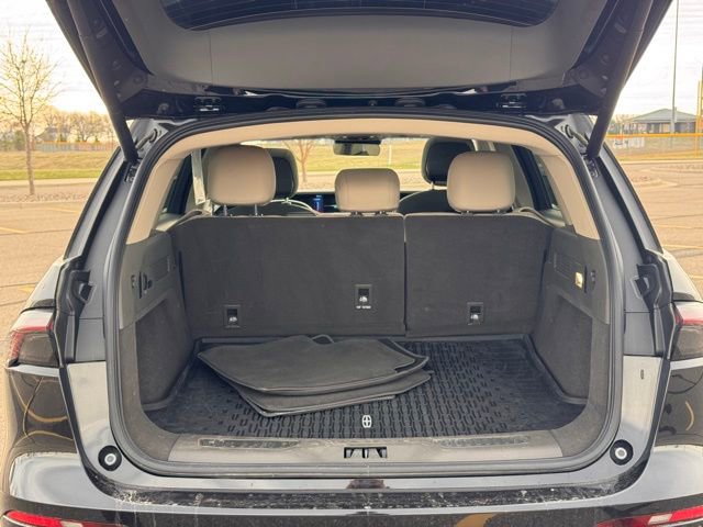 Used 2024 Lincoln Nautilus Reserve w/ Equipment Group 203A AWD/4WD image 33