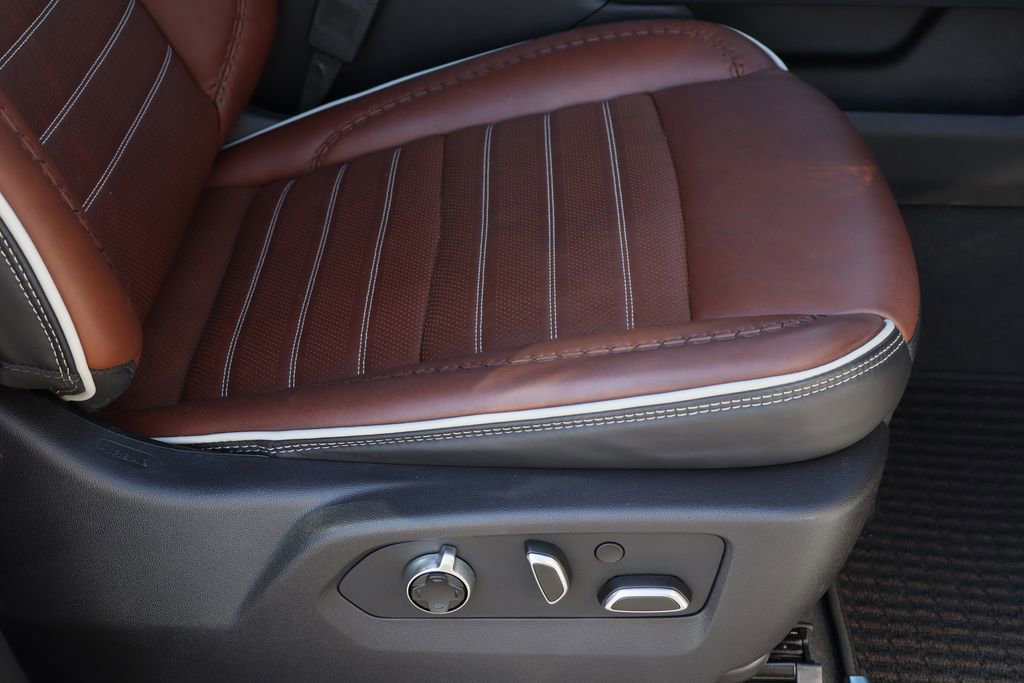 Used 2024 GMC Sierra 2500 Denali Ultimate image 32