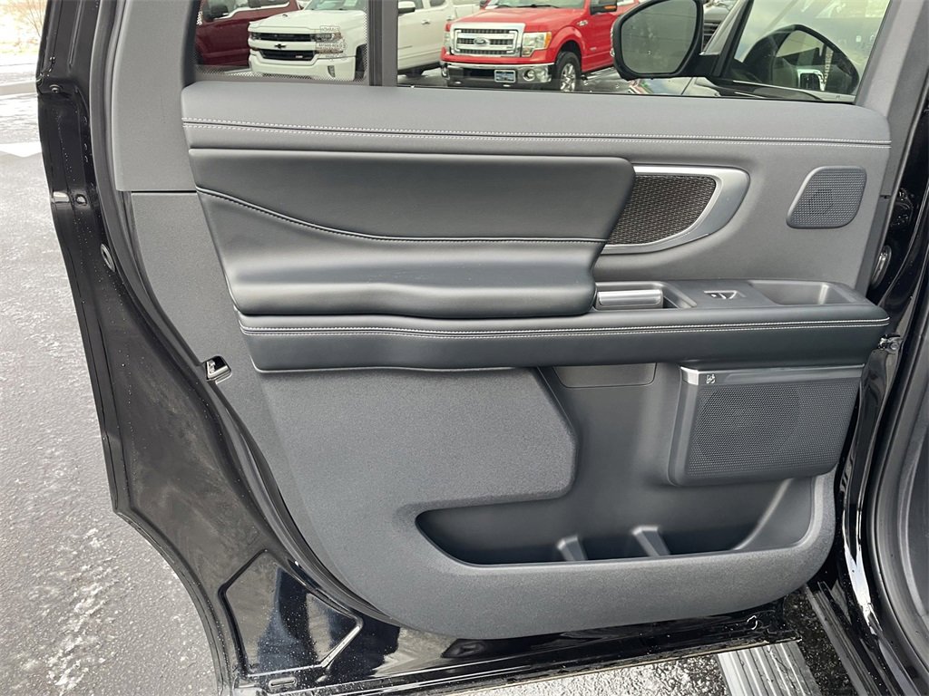 New 2025 Ford Expedition Max Platinum w/ Stealth Performance Package image 30