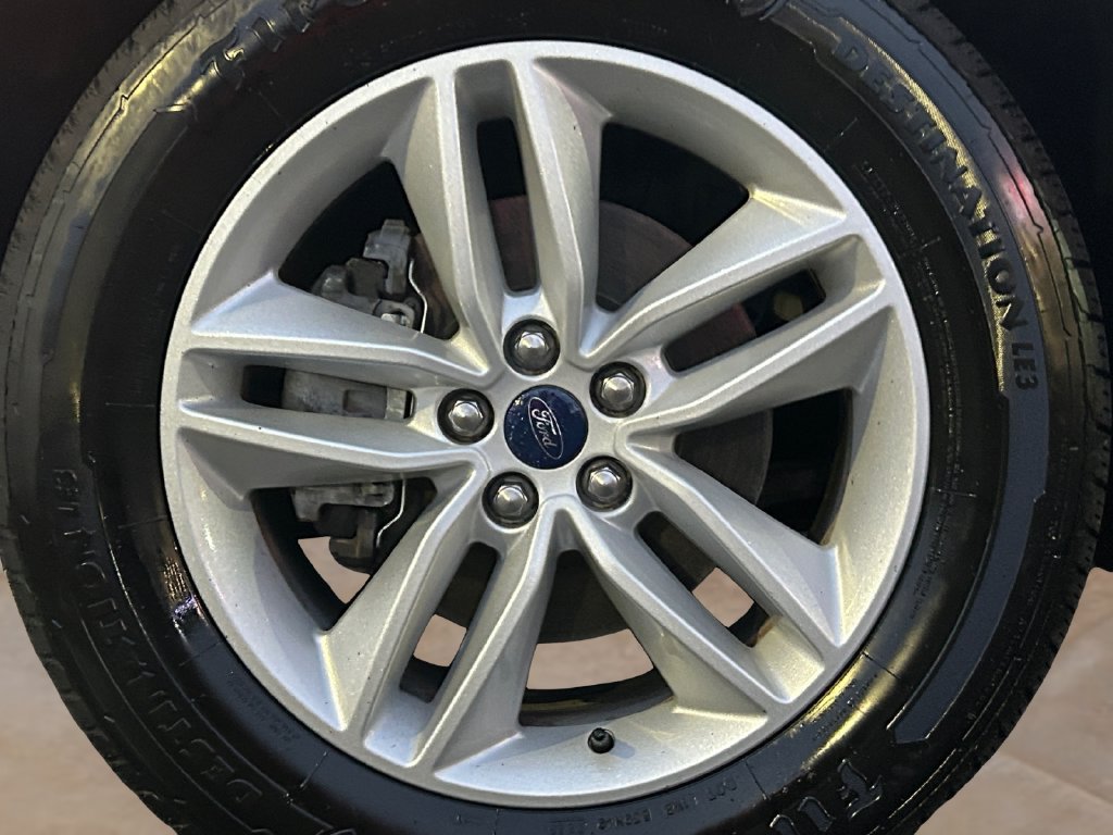 Used 2017 Ford Edge SEL w/ Cargo Accessory Package FWD image 14