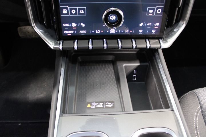 New 2026 GMC Acadia Elevation image 32