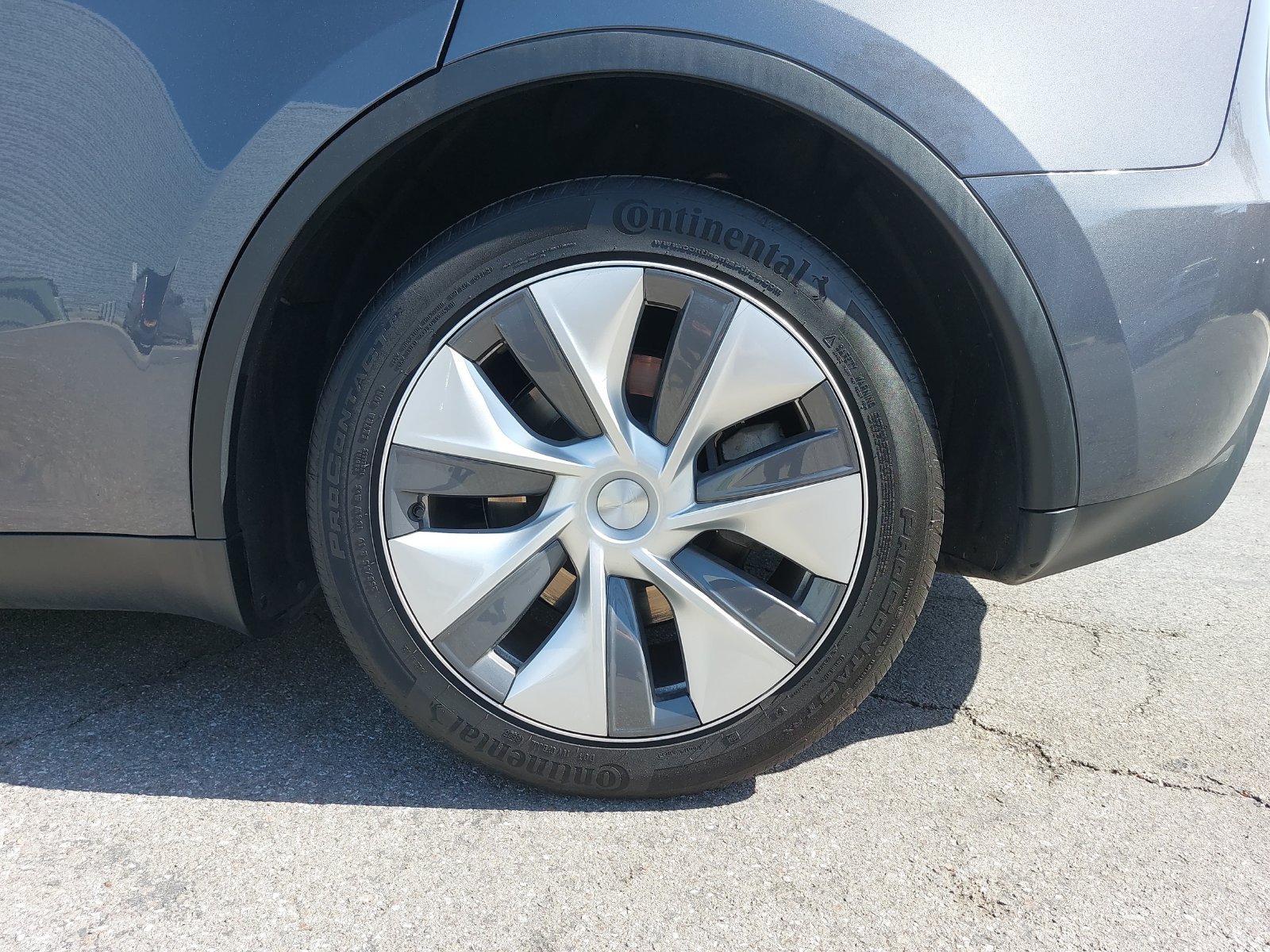 Used 2023 Tesla Model Y 2WD image 37