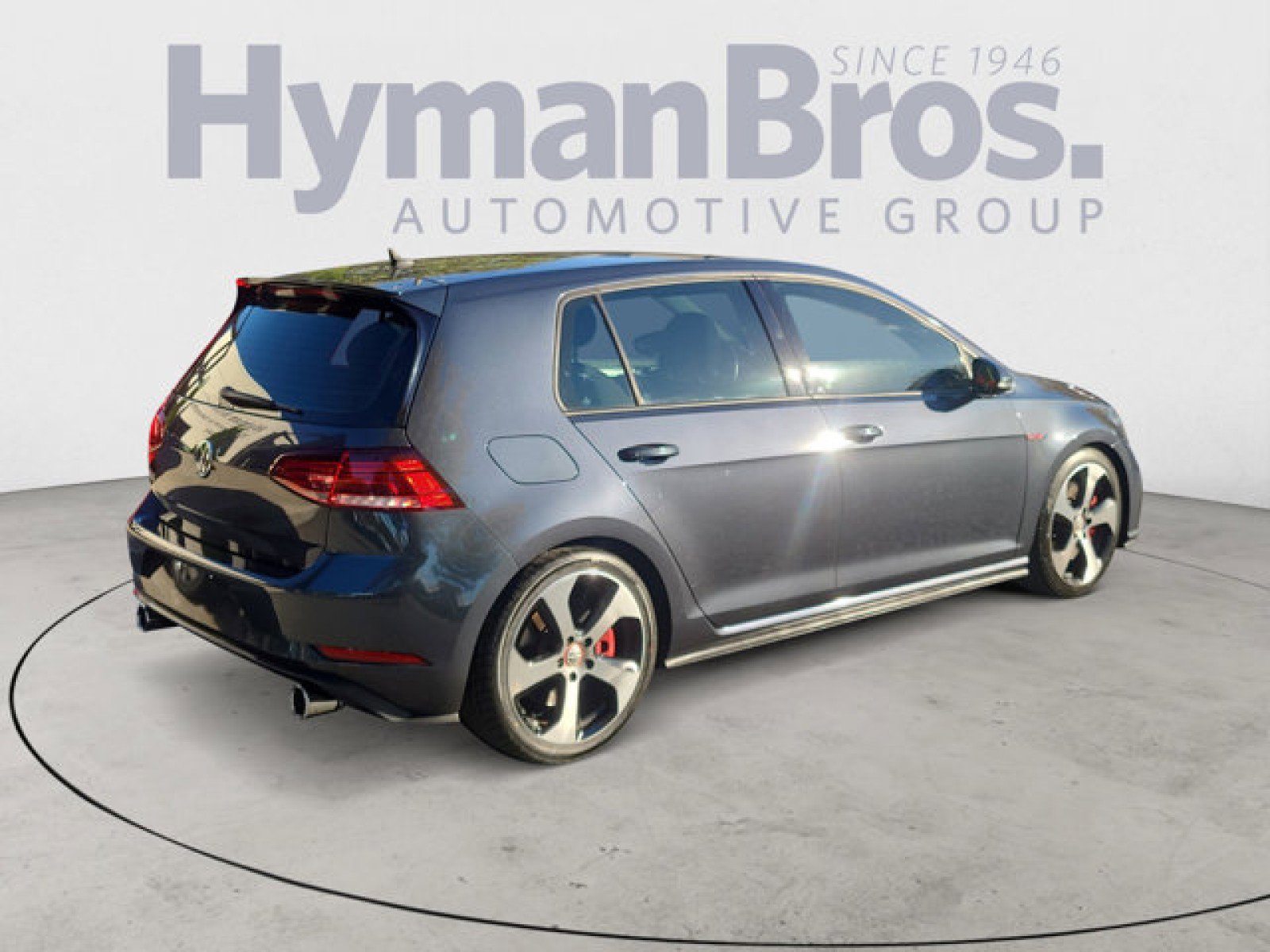 Used 2019 Volkswagen Golf S image 3