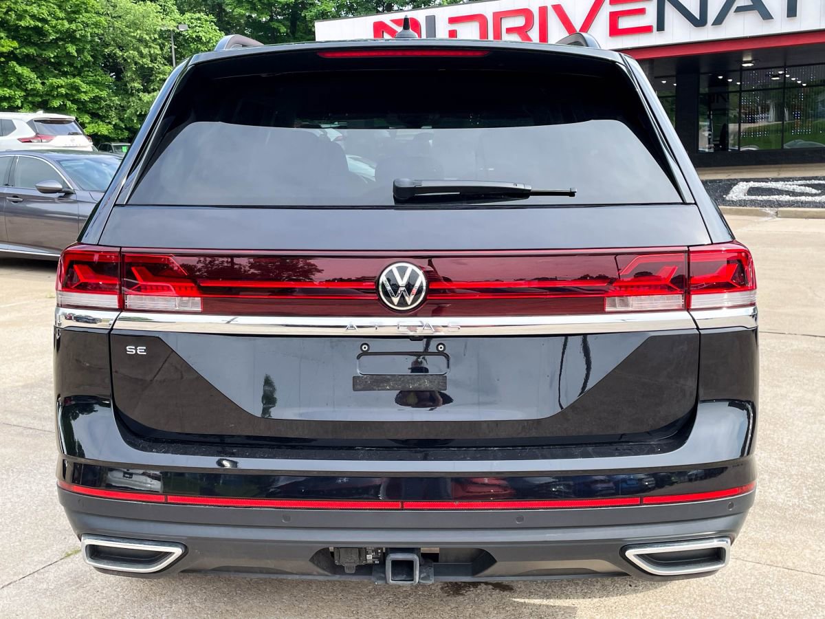 Used 2024 Volkswagen Atlas SE image 8