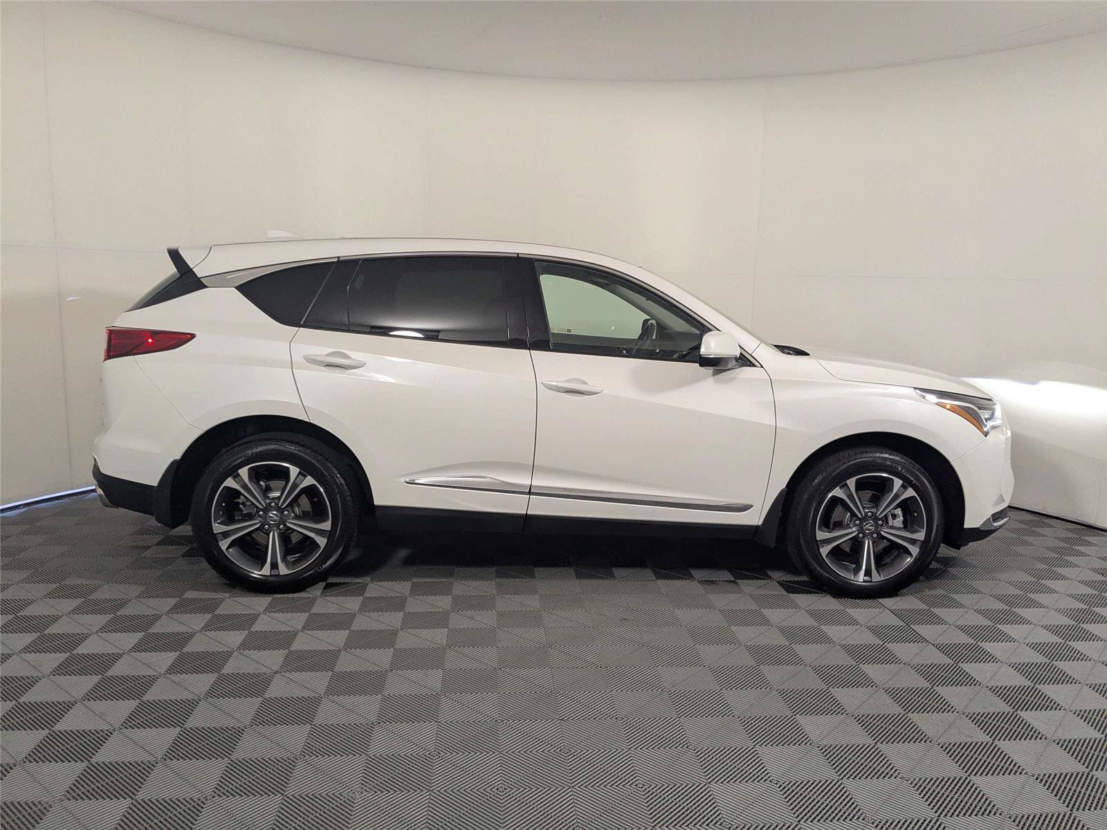 Used 2025 Acura RDX SH-AWD w/ Technology Package image 5