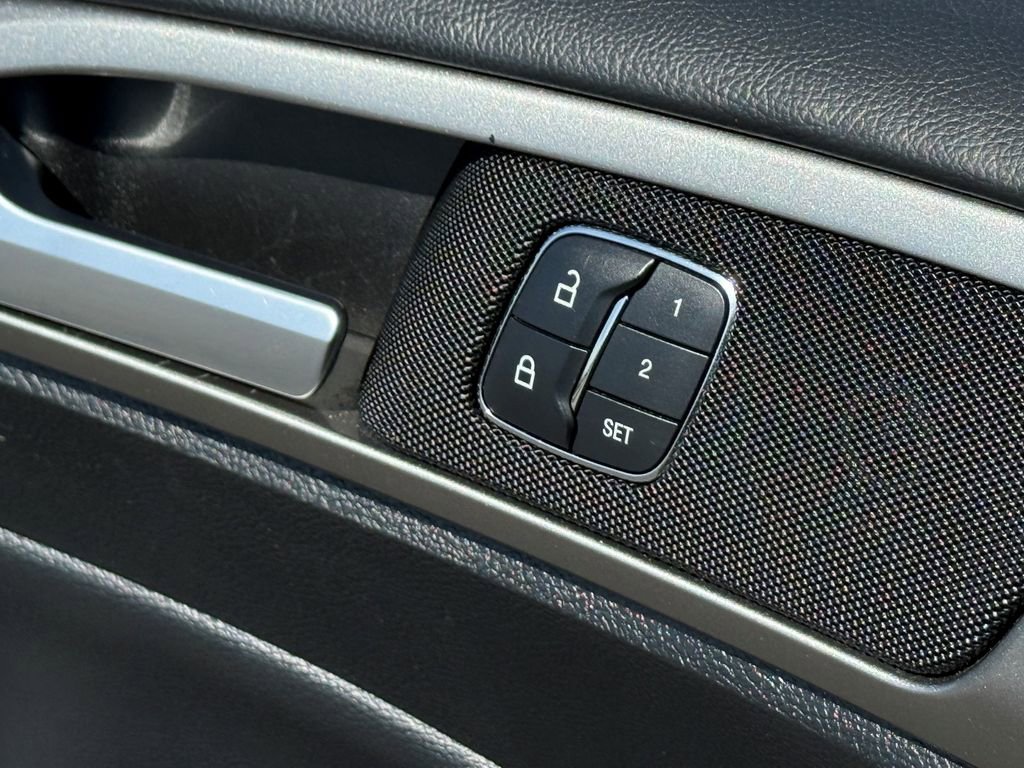 Used 2017 Ford Fusion SE w/ Fusion SE Technology Package image 31