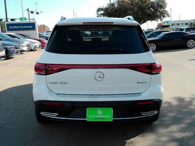 Used 2022 Mercedes-Benz EQB 300 4MATIC image 8