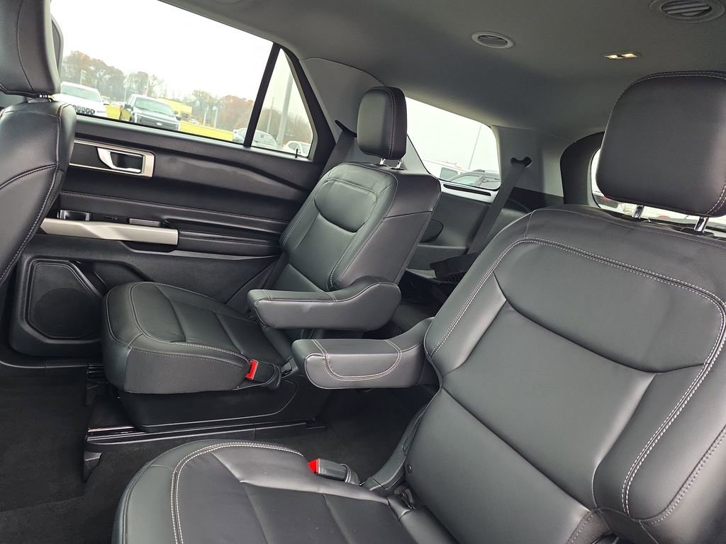 Used 2023 Ford Explorer XLT w/ Equipment Group 202A image 31