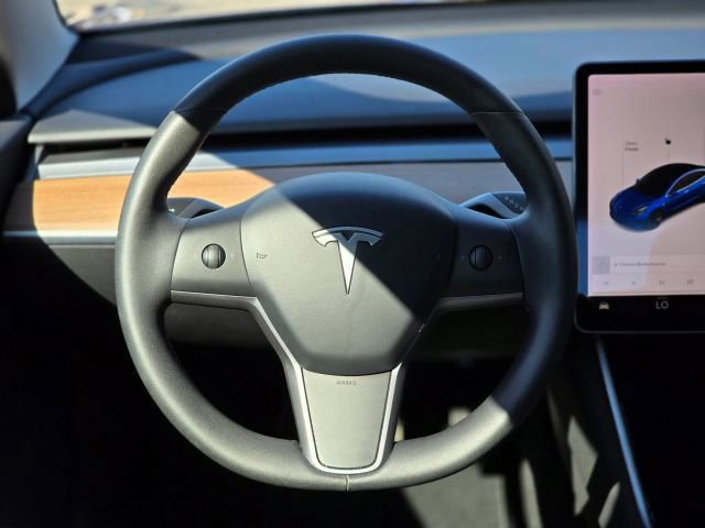 Used 2020 Tesla Model 3 Standard Range Plus image 11