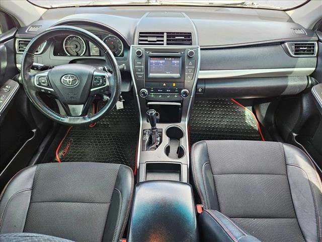Used 2017 Toyota Camry SE image 16