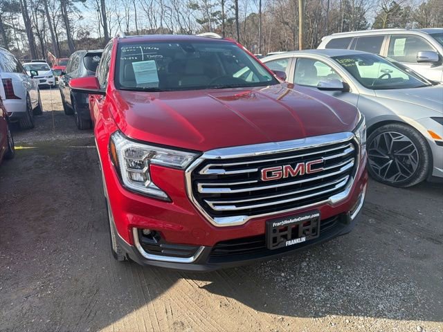 Used 2022 GMC Terrain SLT w/ Infotainment Package II image 2