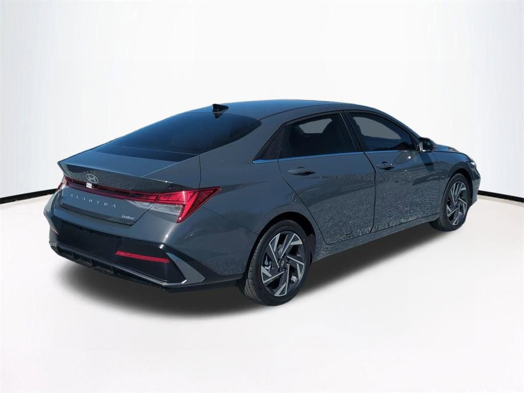 New 2026 Hyundai Elantra Limited image 5