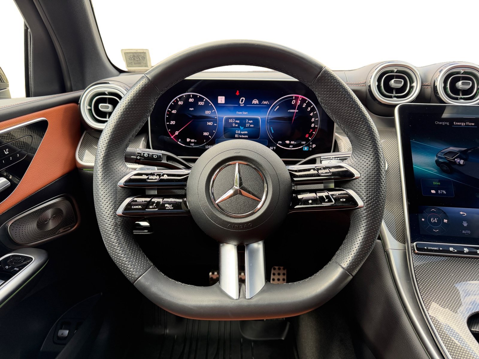 Used 2025 Mercedes-Benz GLC 350e 4MATIC image 11
