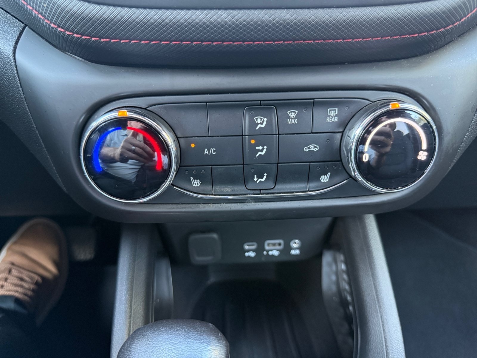 Used 2023 Chevrolet TrailBlazer RS AWD/4WD image 18