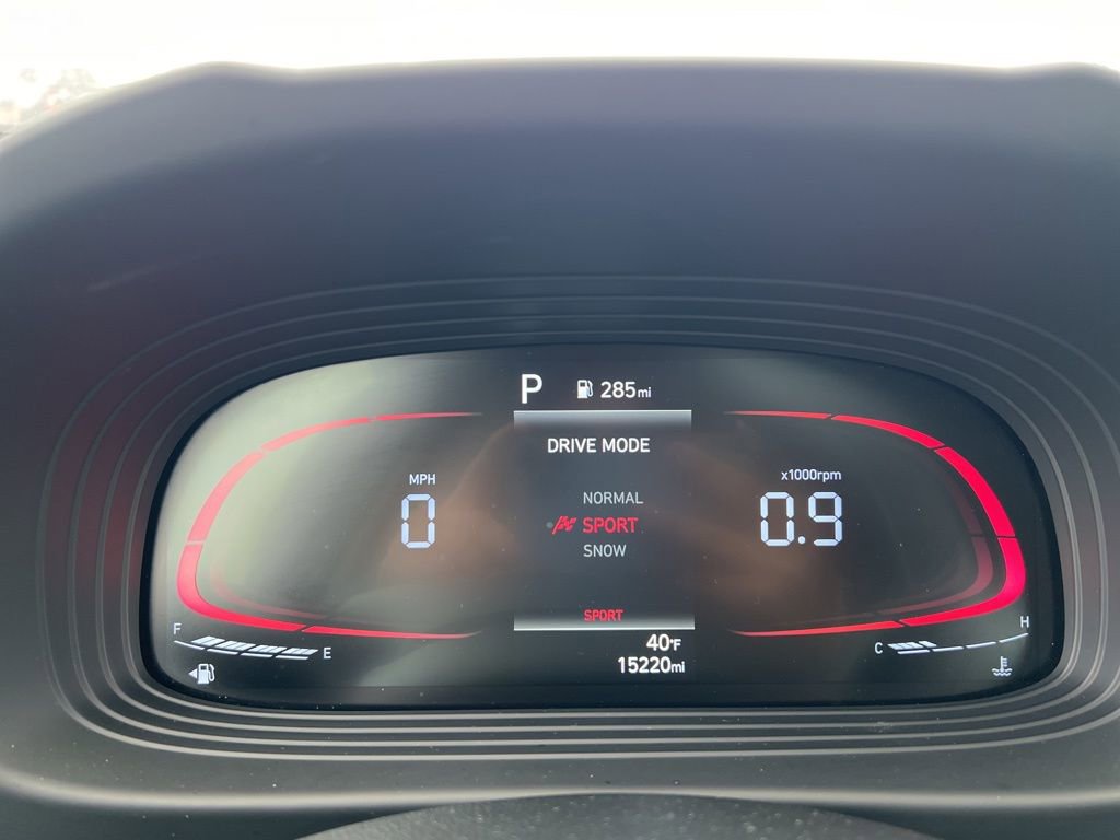 Used 2025 Hyundai Venue SEL image 25