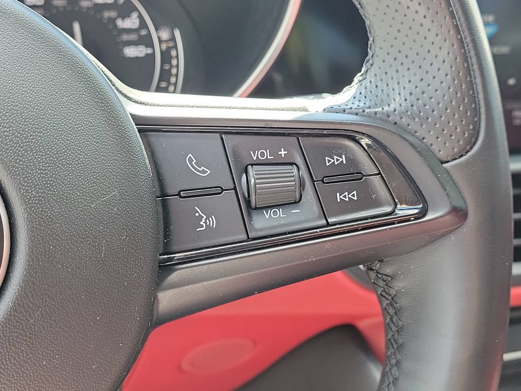 Used 2020 Alfa Romeo Giulia w/ Quick Order Package 22K Sport RWD image 29
