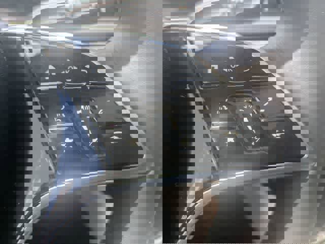 Used 2025 Mercedes-Benz GLE 350 4MATIC image 25