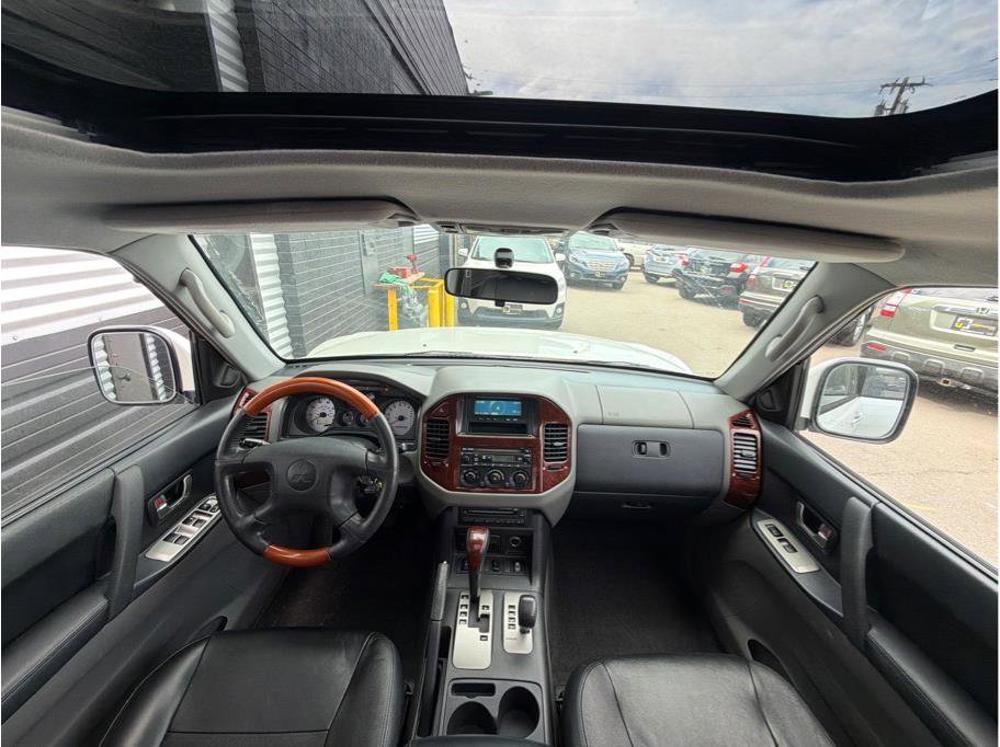 Used 2004 Mitsubishi Montero Limited AWD/4WD image 13