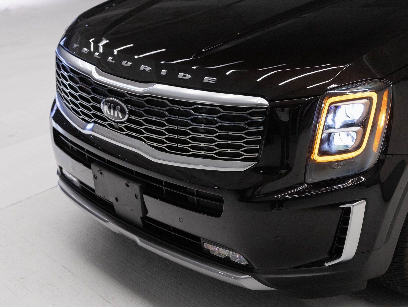 Used 2020 Kia Telluride SX w/ SX Prestige Package image 32