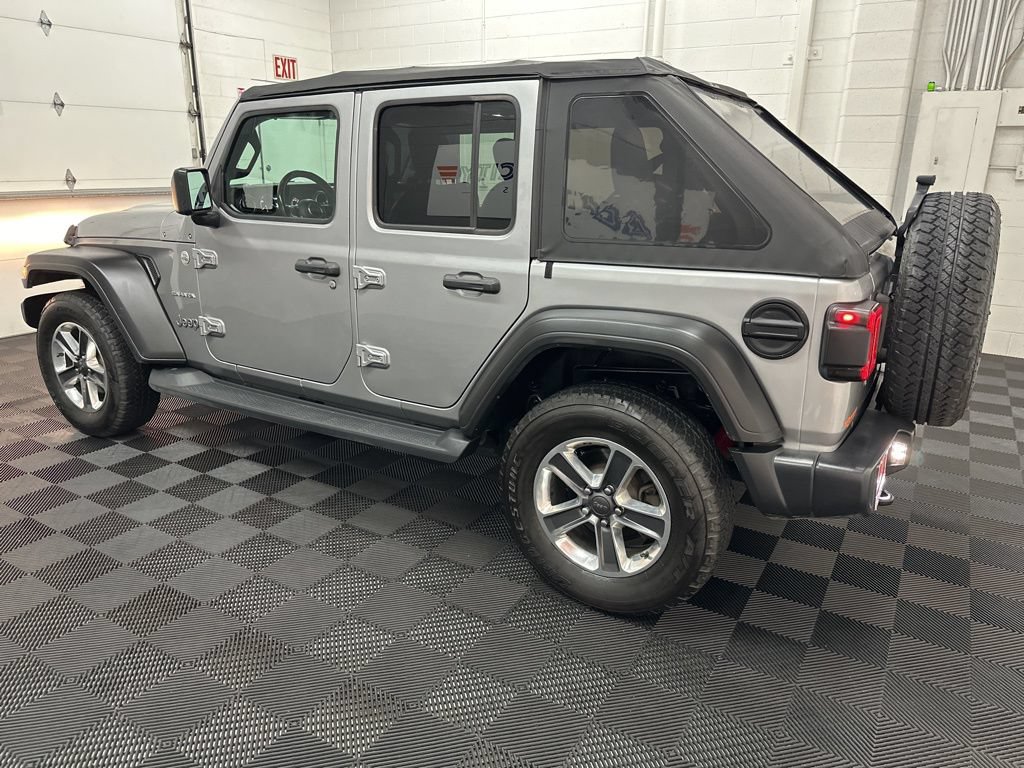 Used 2018 Jeep Wrangler Unlimited Sahara AWD/4WD image 7