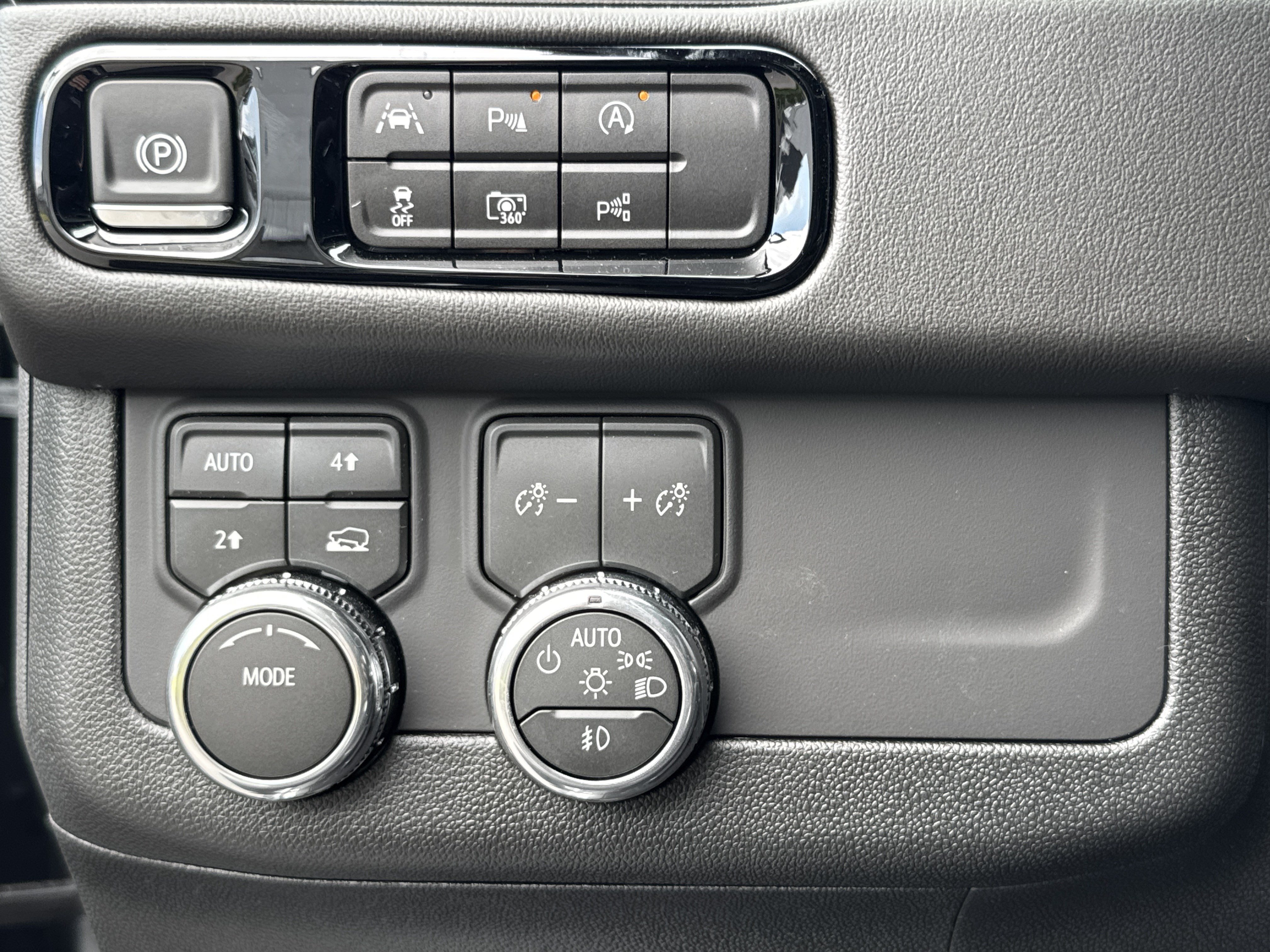 New 2026 GMC Yukon Elevation AWD/4WD image 19