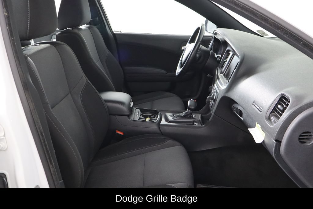 Used 2016 Dodge Charger SXT w/ Blacktop Package RWD image 11