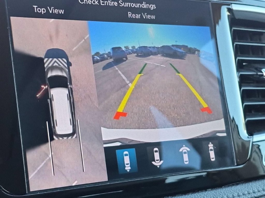 Used 2018 Chrysler Pacifica Limited w/ Advanced Safetytec Group FWD image 26