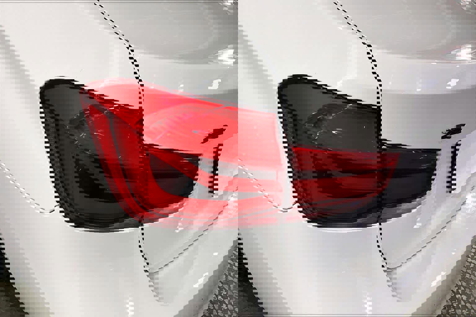 Used 2018 BMW 330i xDrive Sedan w/ M Sport Package image 27