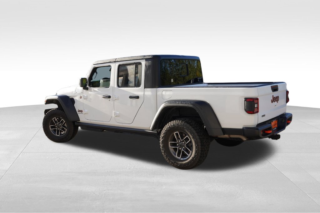 Used 2026 Jeep Gladiator Mojave AWD/4WD image 8