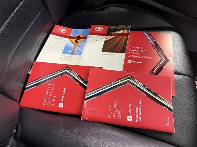 Used 2022 Toyota Highlander XLE image 27