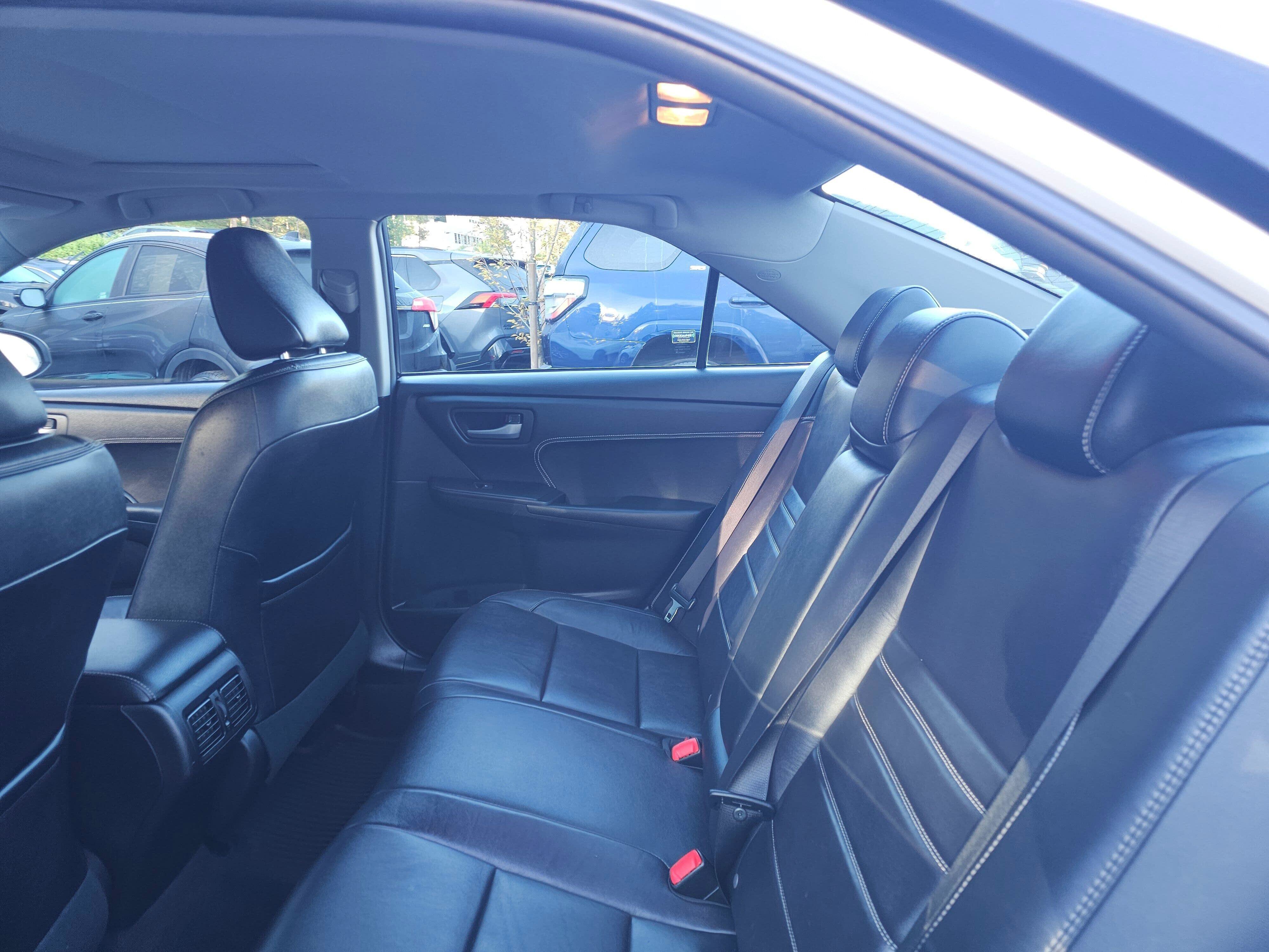 Used 2015 Toyota Camry XLE w/ Moonroof Package FWD image 20