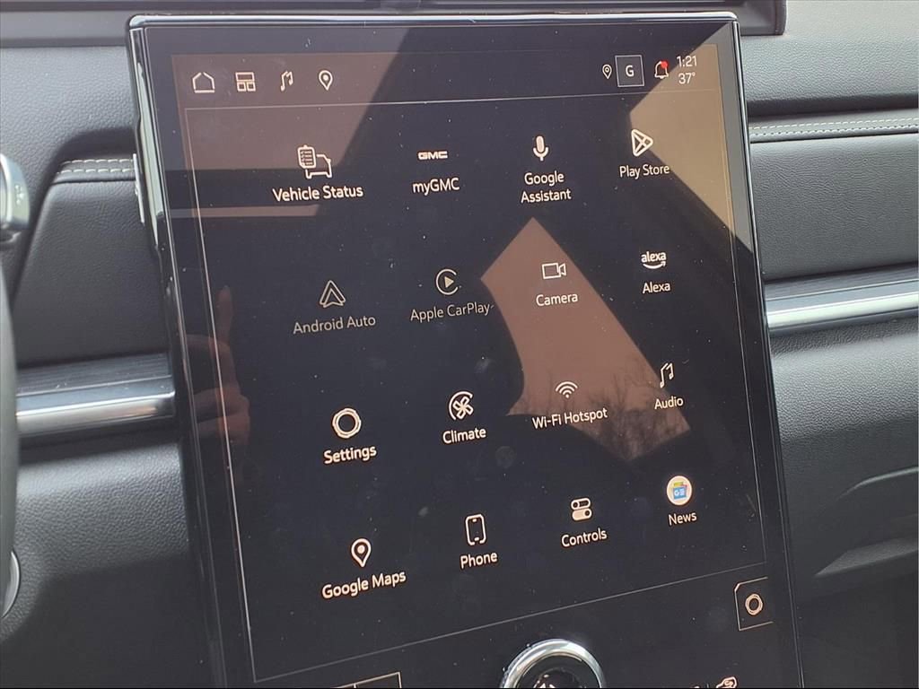 Used 2025 GMC Terrain Elevation w/ Elevation Premium Package image 13