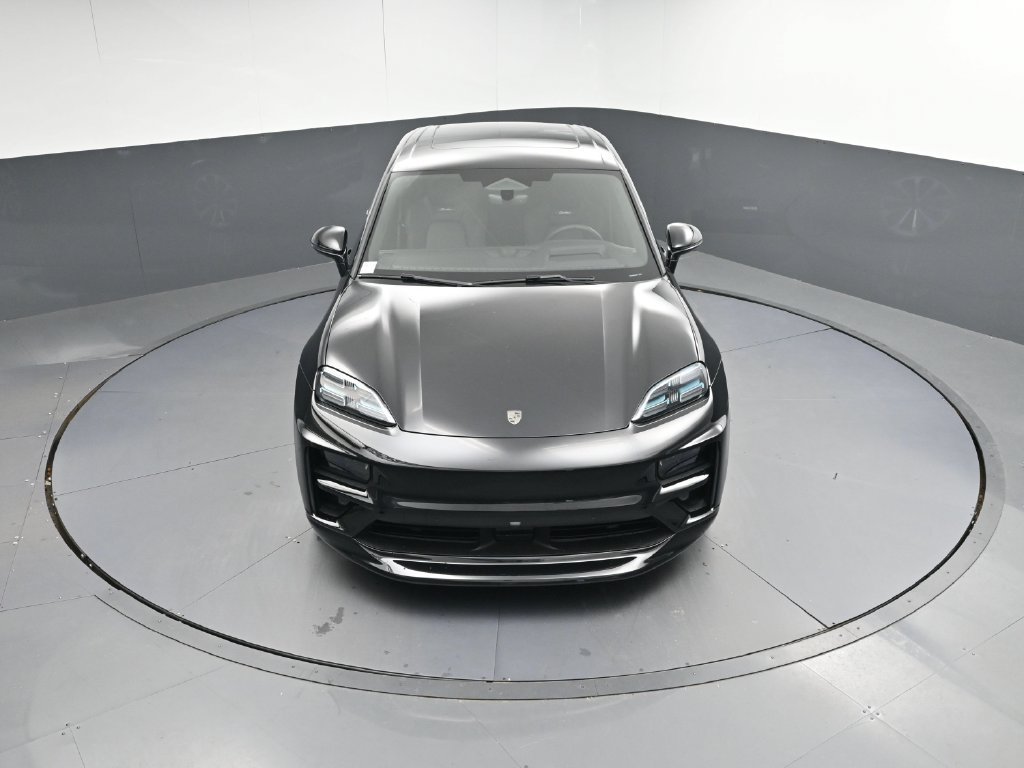 Certified 2025 Porsche Macan Turbo Electric AWD/4WD image 41