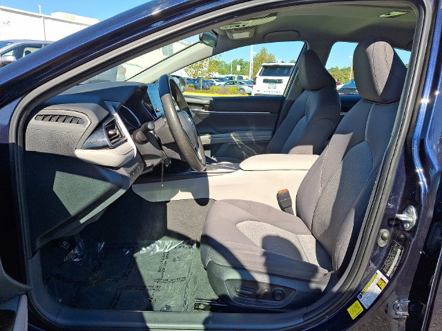 Used 2022 Toyota Camry LE FWD image 13