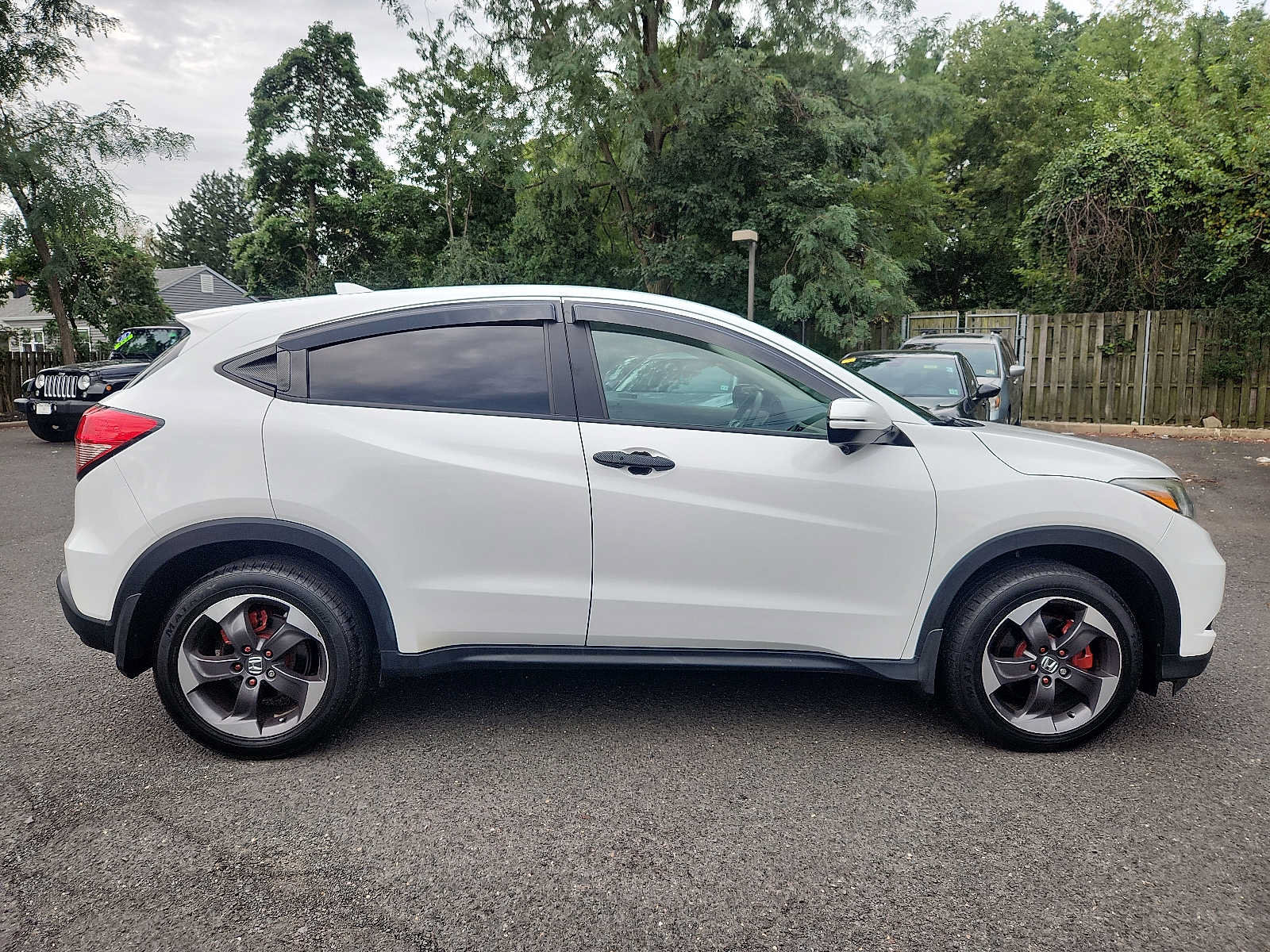 Used 2018 Honda HR-V EX image 7