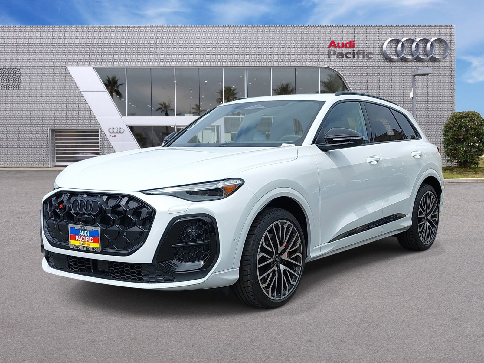 New 2025 Audi SQ5 Premium Plus