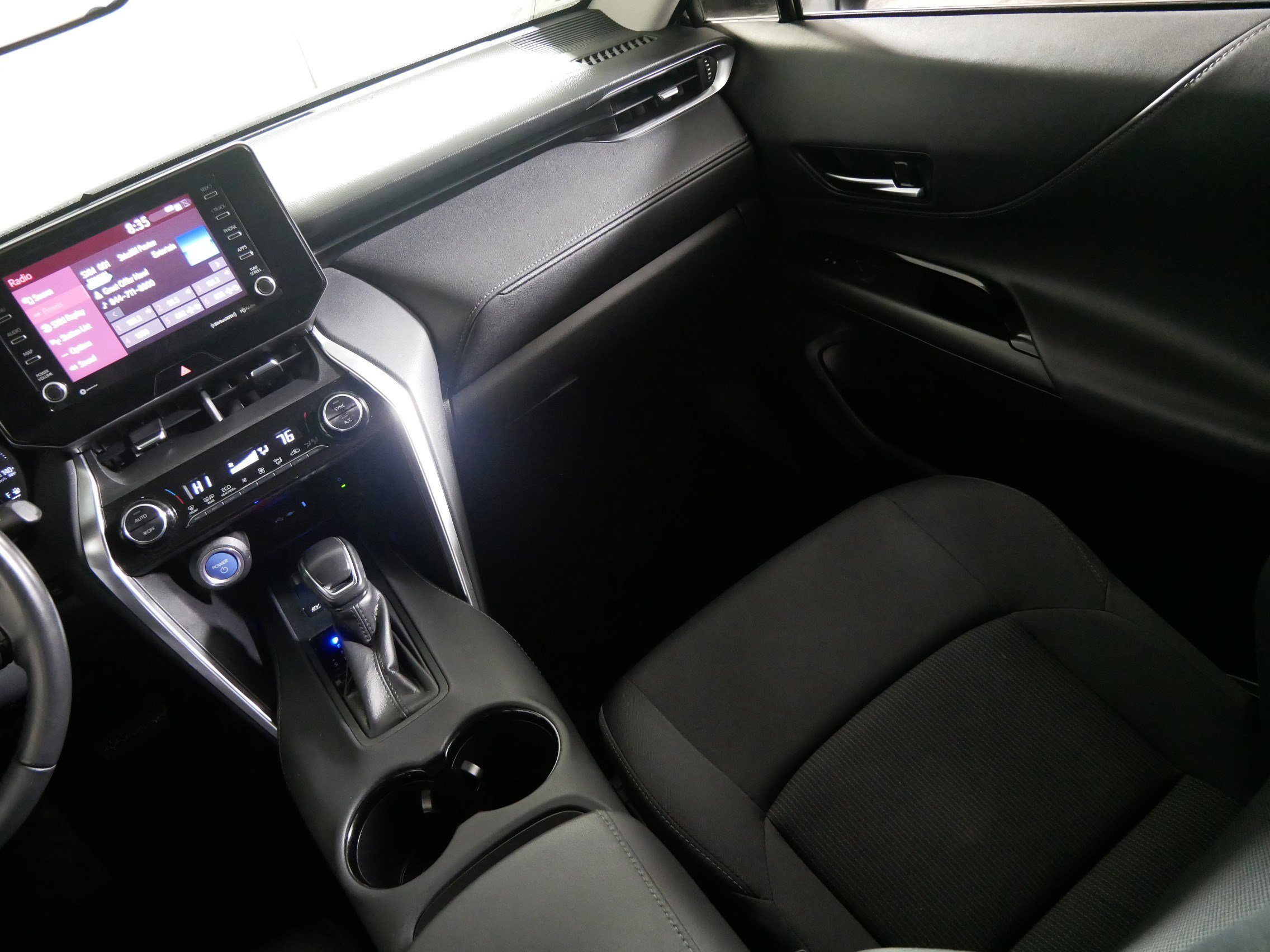 Used 2021 Toyota Venza LE w/ Carpet Mat Package (TMS) image 11