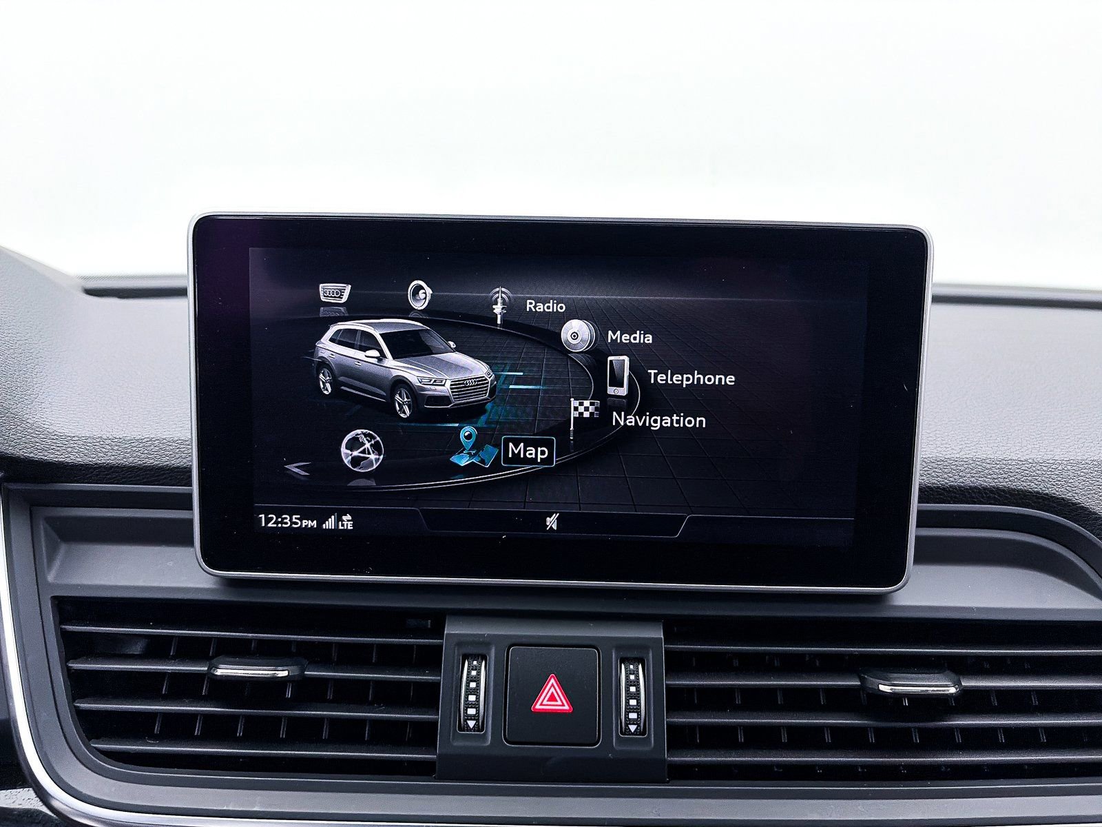 Used 2018 Audi Q5 Prestige w/ Prestige Package image 24