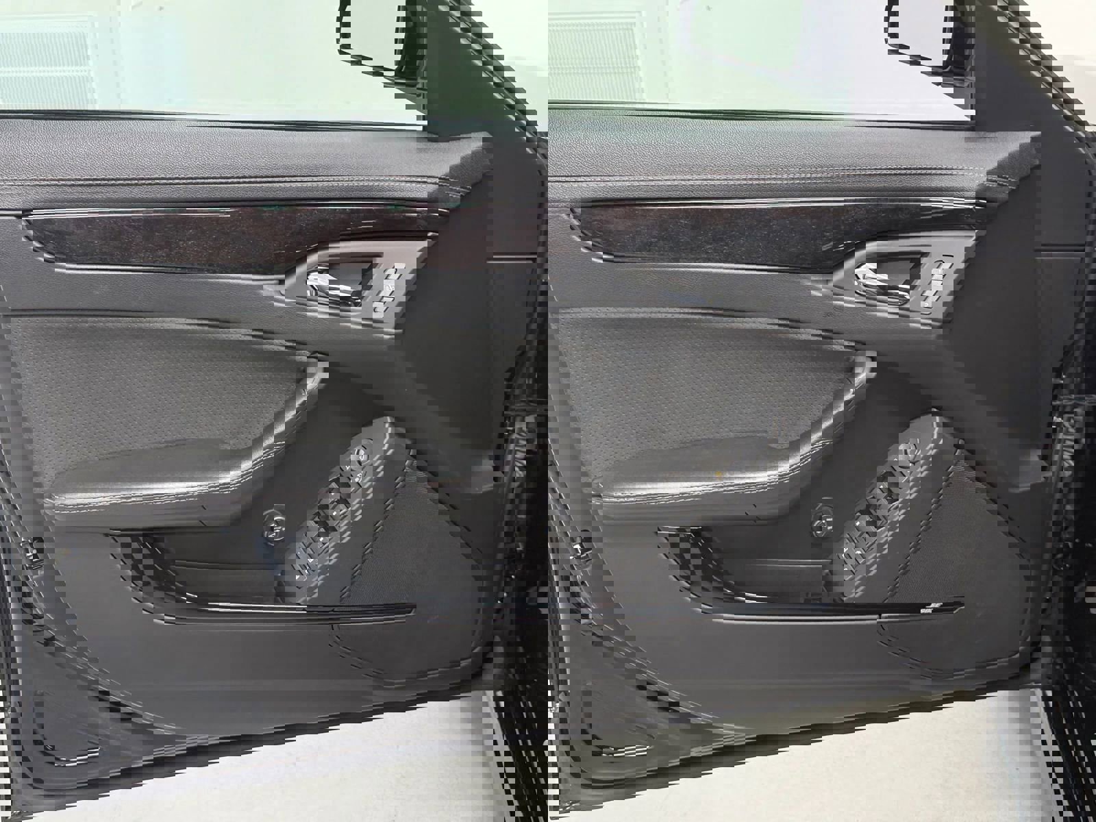 Used 2012 Cadillac CTS V w/ Wood Trim Package image 32